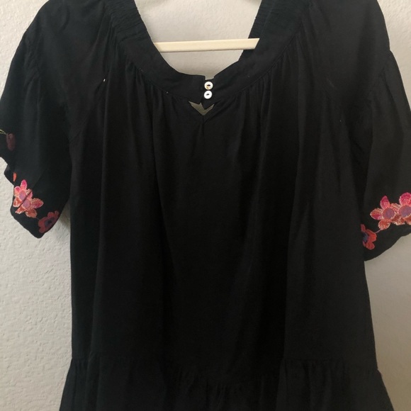 Off the shoulder, peplum top - Picture 2 of 2